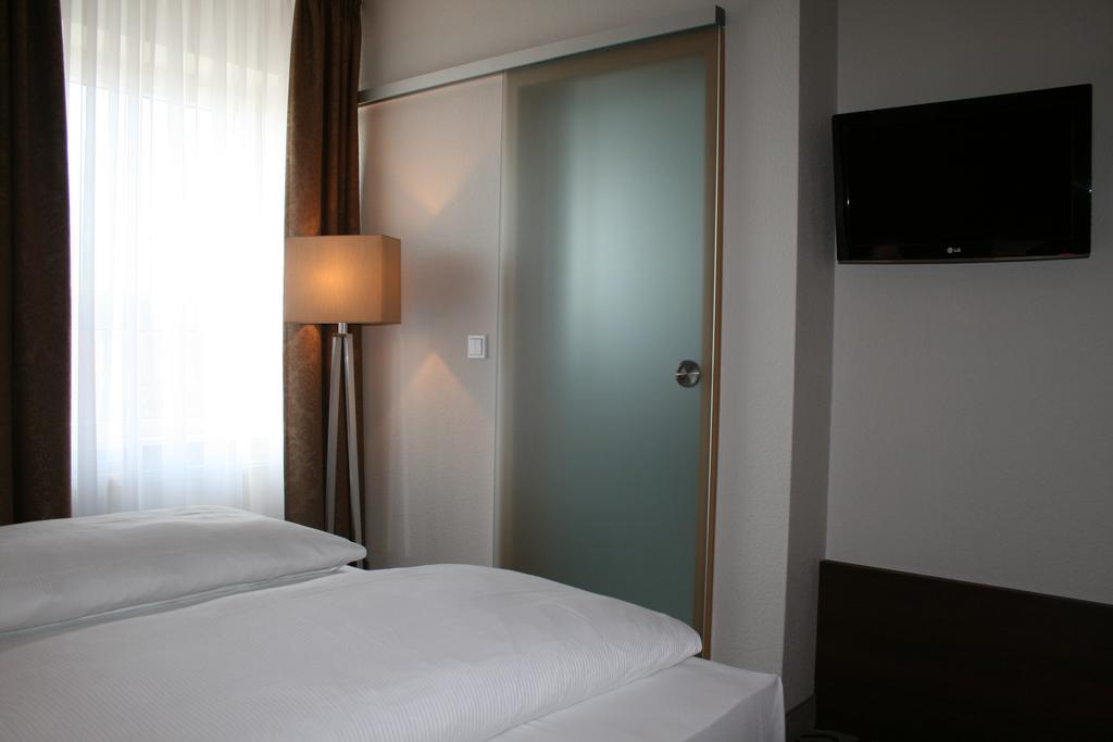 Hotel Parqeo Im A66 Gelnhausen Exterior foto