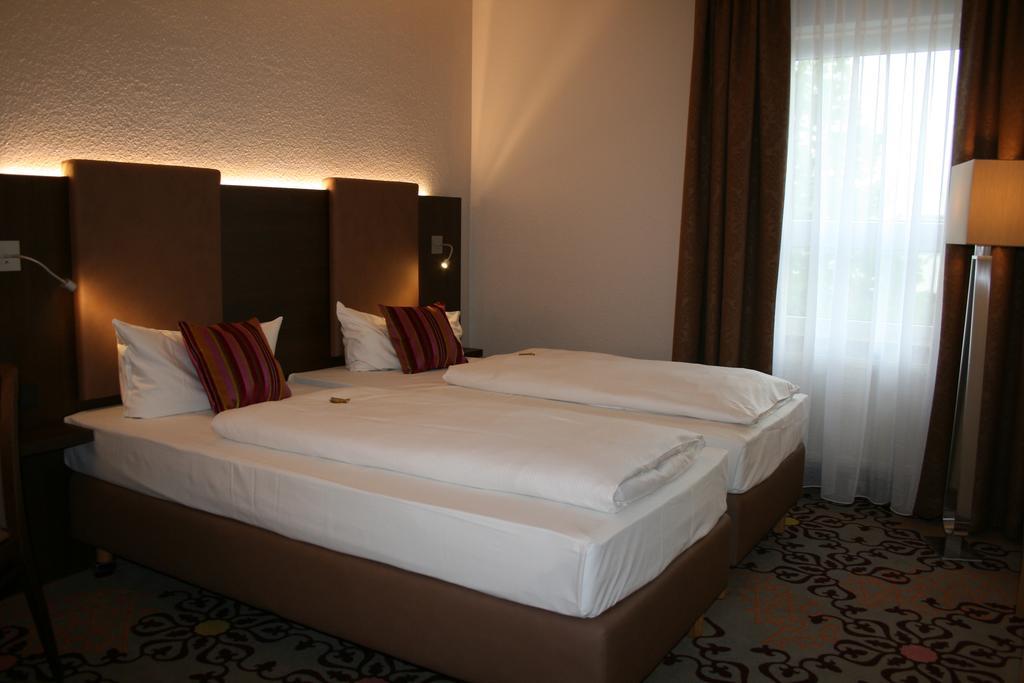 Hotel Parqeo Im A66 Gelnhausen Exterior foto